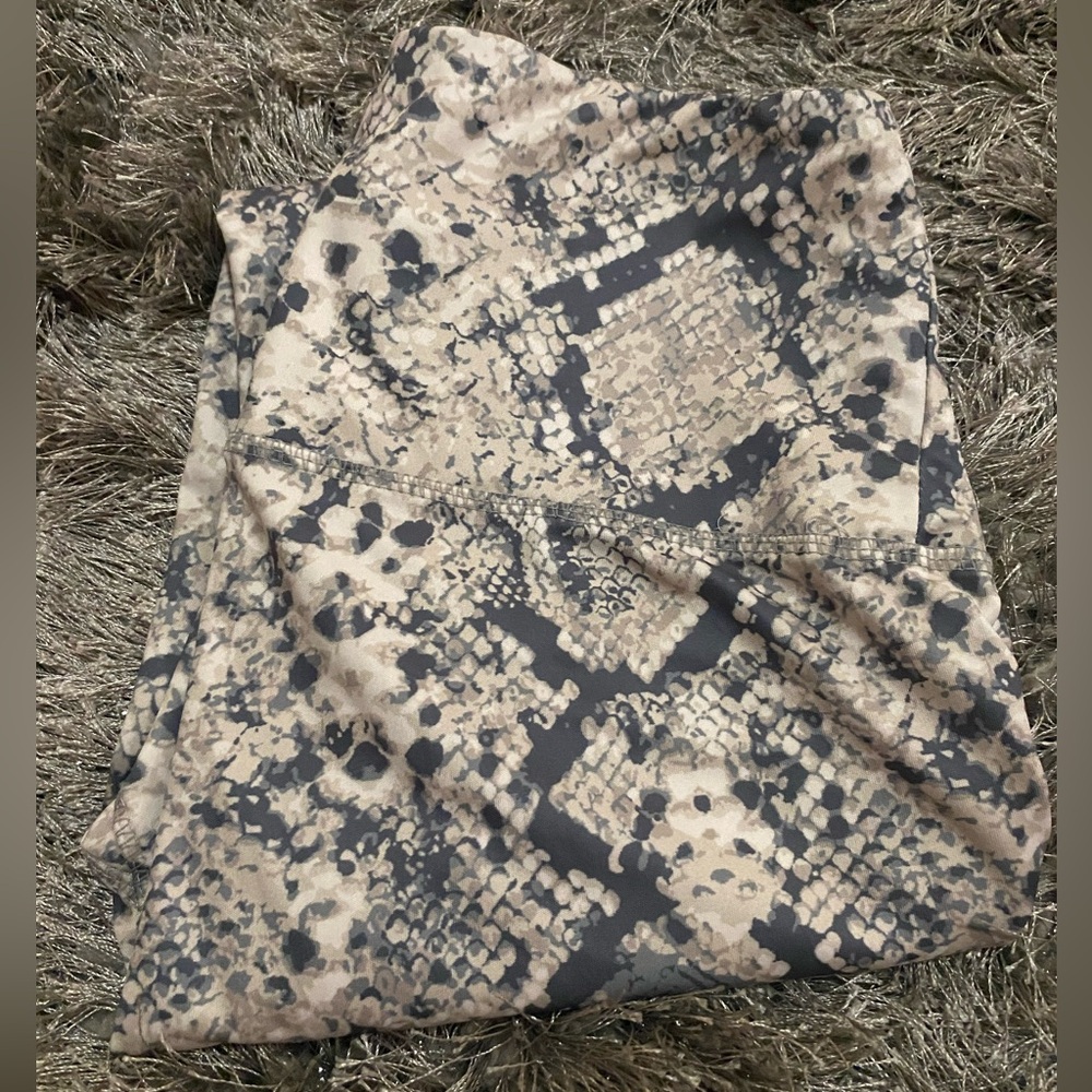 Snake skin leggings